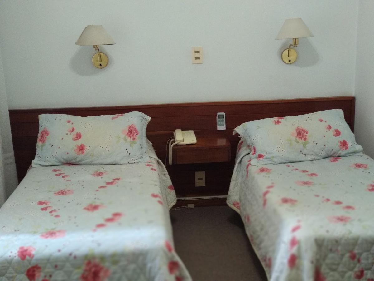 Hotel Crown Melo Esterno foto