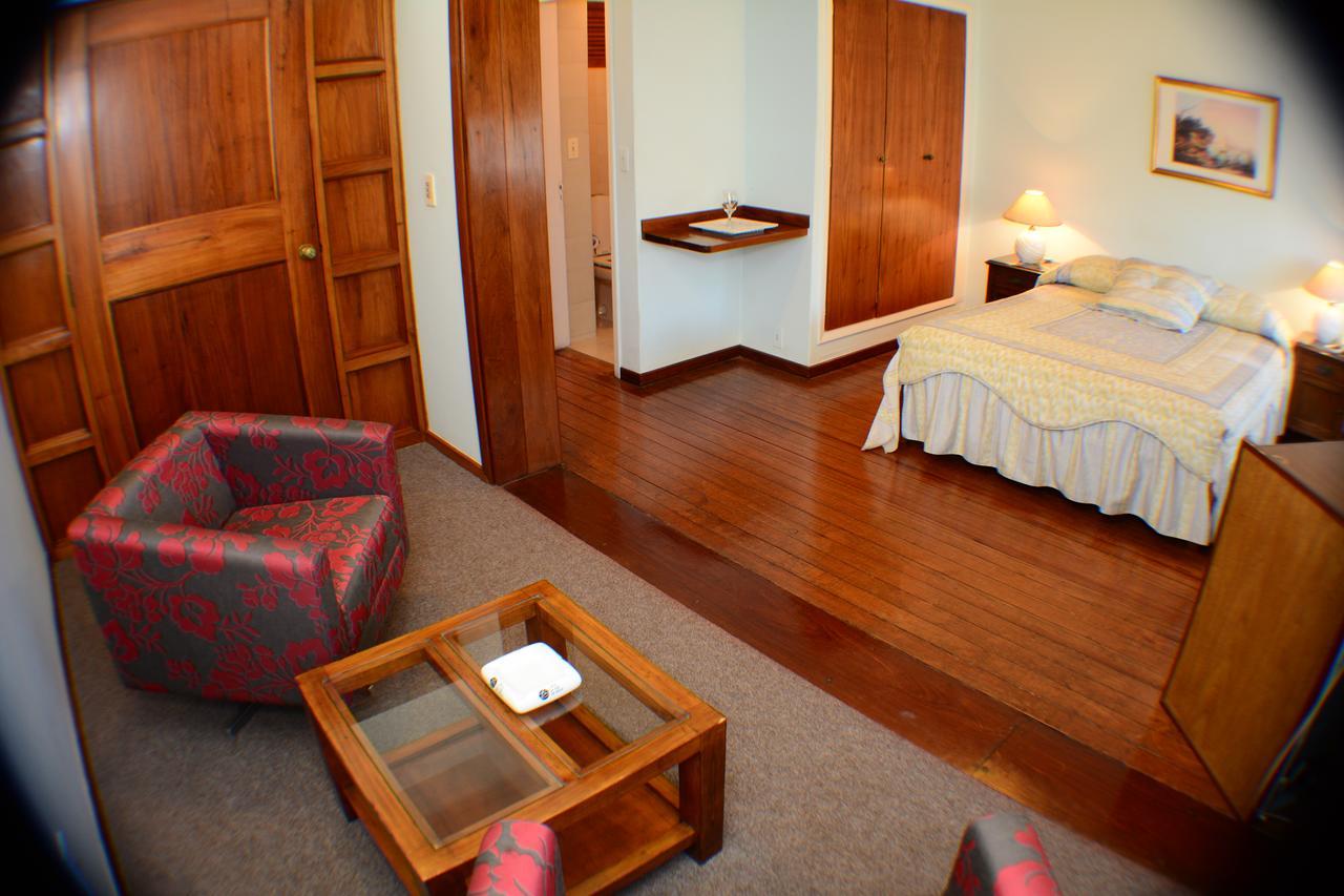 Hotel Crown Melo Esterno foto
