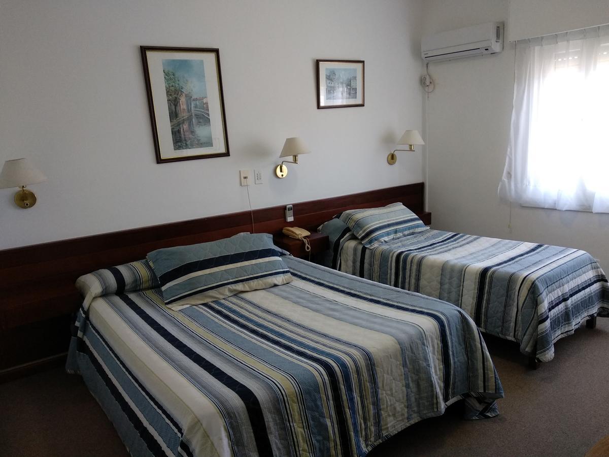 Hotel Crown Melo Esterno foto